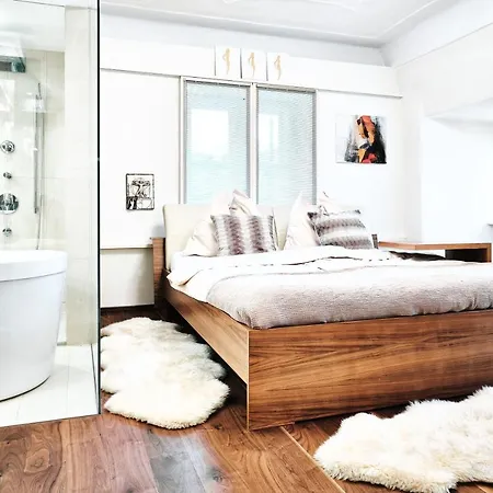 Kaiser - Centre Of *