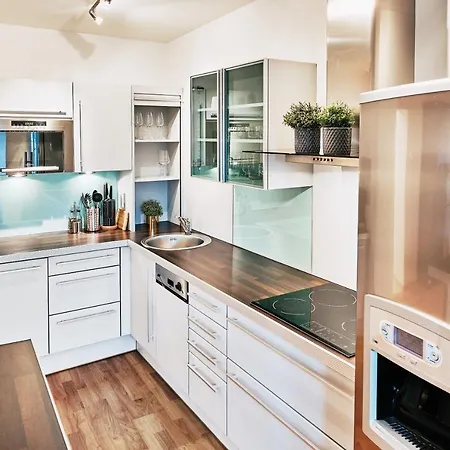 Kaiser - Centre Of *